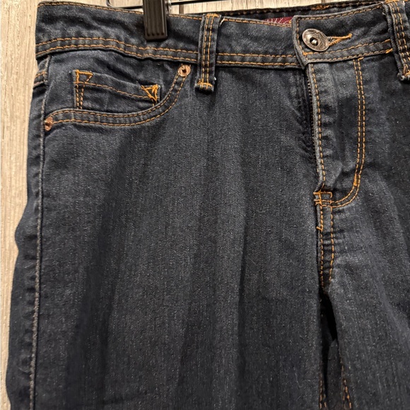 Women's Cropped Jeans in Dark Blue - Picture 3 of 7